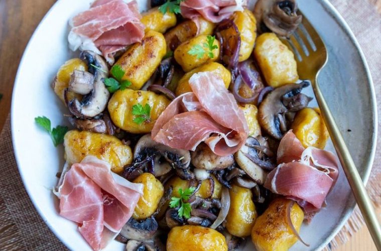 Gnocchi de calabaza, champiñón y jamón