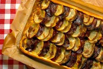 Hojaldre de patatas y chorizo olvidado por la cocina