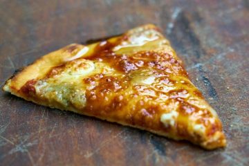 Pizza vegana con verduras que empiecen a madurar