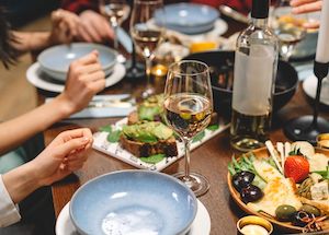 2La hora de salir a cenar fuera a diario se adelanta una hora en los últimos diez años 2