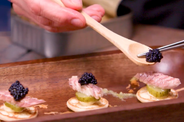 Blinis con caballa y sucedáneo de caviar