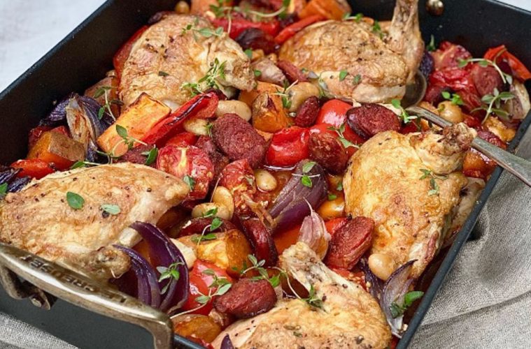 Muslitos de pollo con chorizo sobrante y verduras que queramos acabar