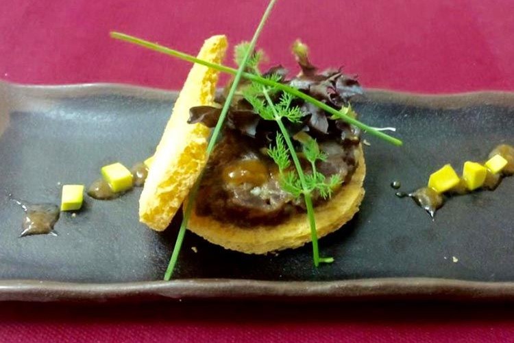 Tartar de atún con coulis de mango, tercer premio