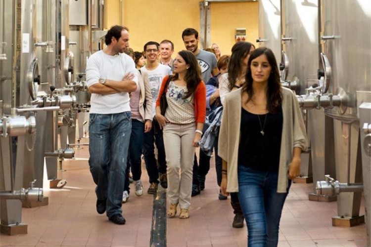 Mujer y enoturismo. Foto ACEVIN