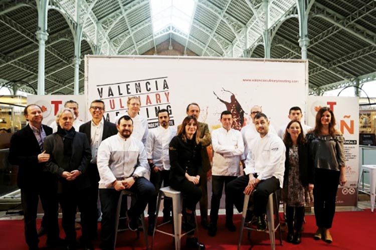 Chefs locales e internacionales debaten en el Mercado Colón de Valencia