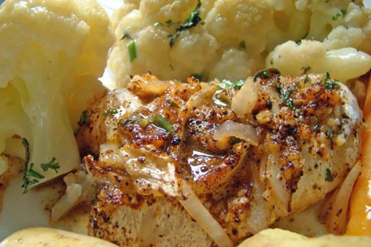 Timbal de coliflor con bacalao y vinagreta de tomate