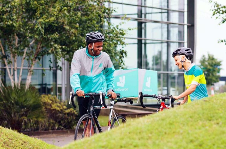 Reparto a hoteles, catering, y cestas de fruta a oficinas, las novedades de Deliveroo