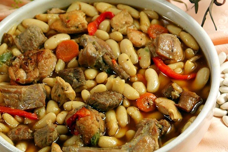 Fabas de la Granja Asturiana con conejo