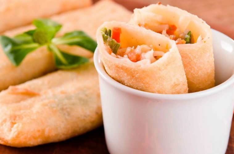 Rollitos de primavera con bacalao