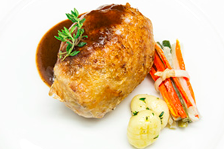 Cilindro de codorniz con foie y melocotón
