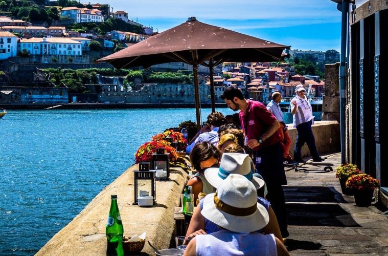 El sector turístico, muy alarmado con la fechas previstas de vuelta a la actividad