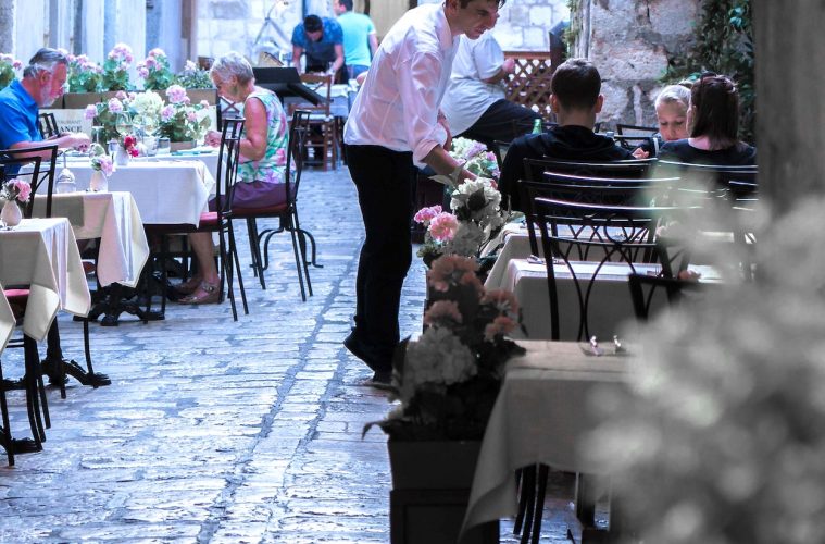 ¿Cuánto desean los españoles salir de nuevo a restaurantes?