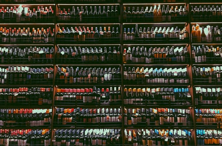 La influencia de aranceles y pandemia en el mercado del vino estadounidense