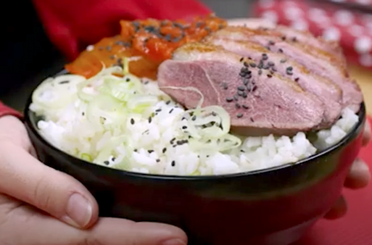 Bulgogi coreano de magret de pato