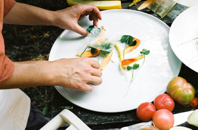 Pintura y comida reflexionan sobre lo efímero y lo eterno, lo contemporáneo y lo ancestral