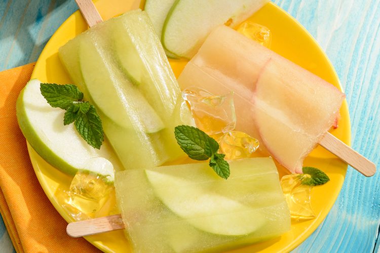 Polos de zumo de manzana