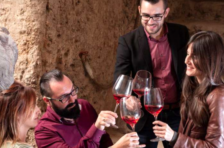 Perfil actualizado del enoturista de las Rutas del Vino -Foto Acevin