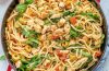Pasta con sobras de pollo asado