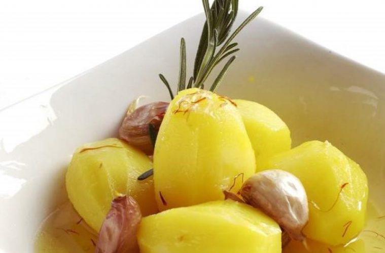 Patatas amarillas con azafrán