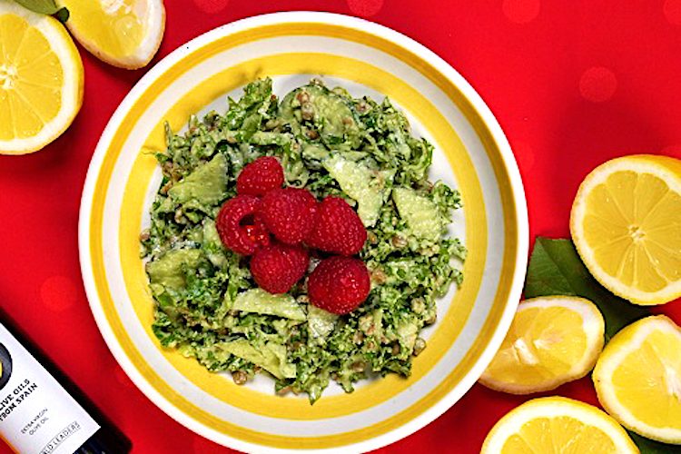 Ensalada de kale y lentejas con frambuesas