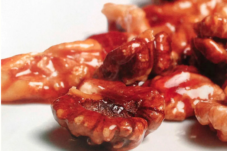 Nueces garrapiñadas con caramelo de miel