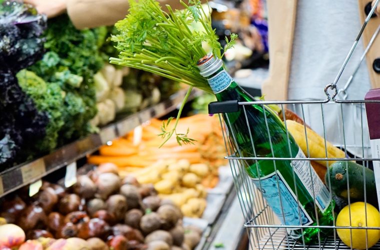 Para el 84 % de los españoles la alimentación es el sector que más ha subido los precios