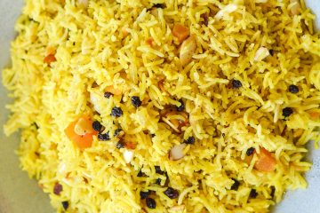 Arroz pilaf con restos de verduras y carne