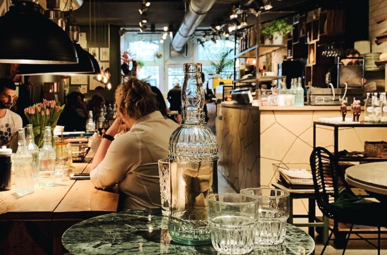 Sobre las dificultades de los restaurantes madrileños para cubrir sus puestos de trabajo en verano