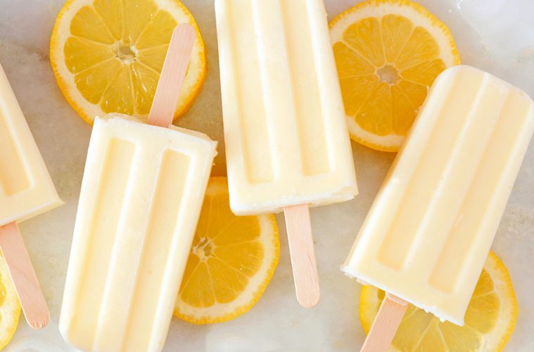 Polos de yogur y mermelada de limón