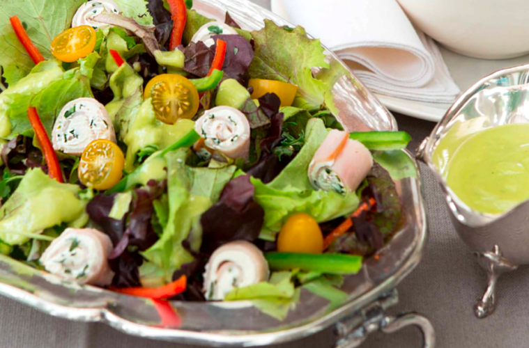 Ensalada de rollitos de pavo sobrante