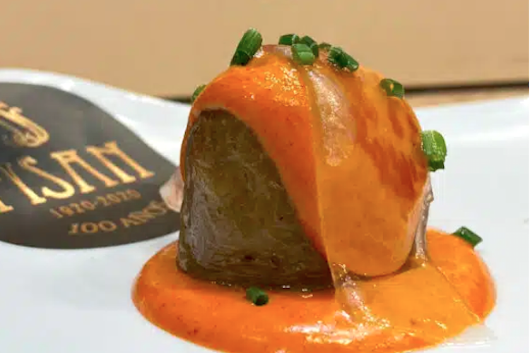 Bravas con salsa maragata y papada ibérica de bellota