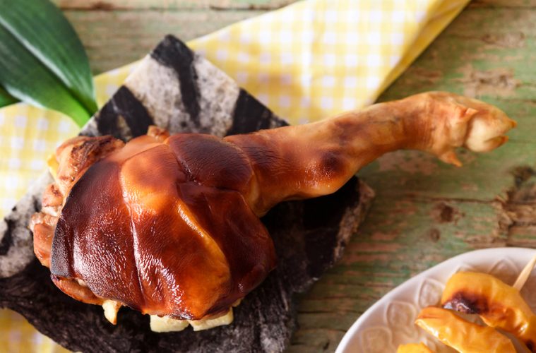 Jamón de cochinillo relleno de manzana