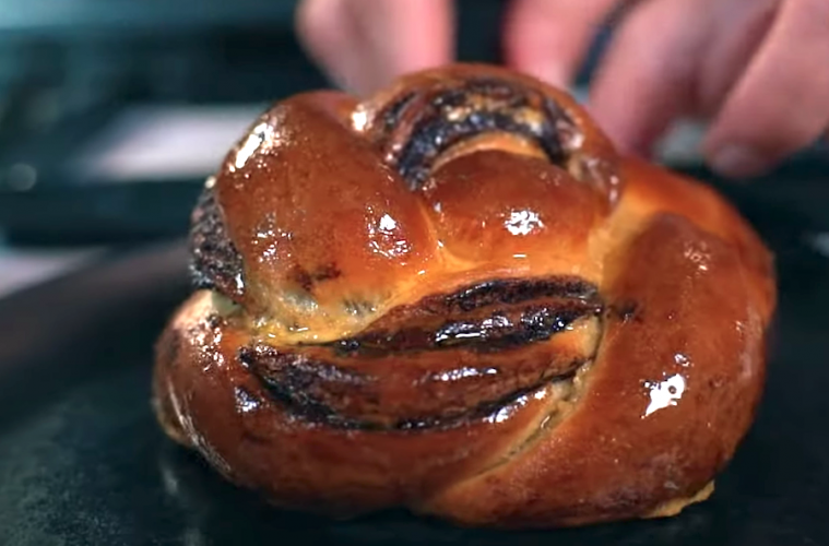 Brioche trenzado de chocolate