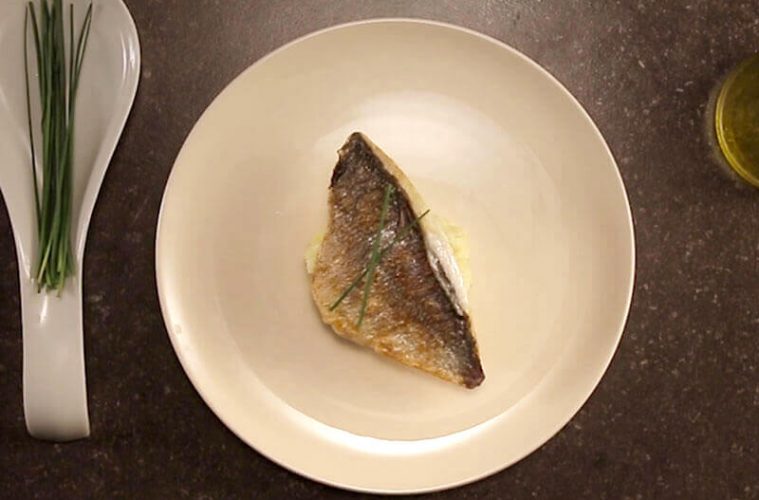 Dorada con crema de patata