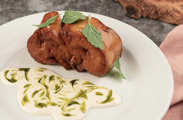 Foie Gras asado con salsa beurre blanc de eneldo