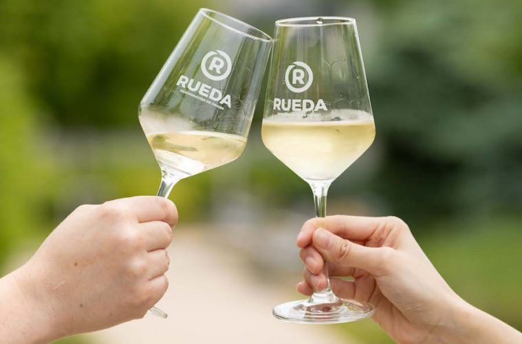 Rueda sigue dominando el mercado de blancos con denominación