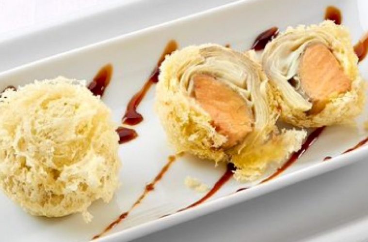 Alcachofas en tempura rellenas de foie