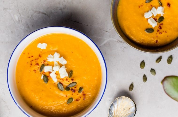 Puré de batatas sobrantes con hierbas aromáticas y frutos secos
