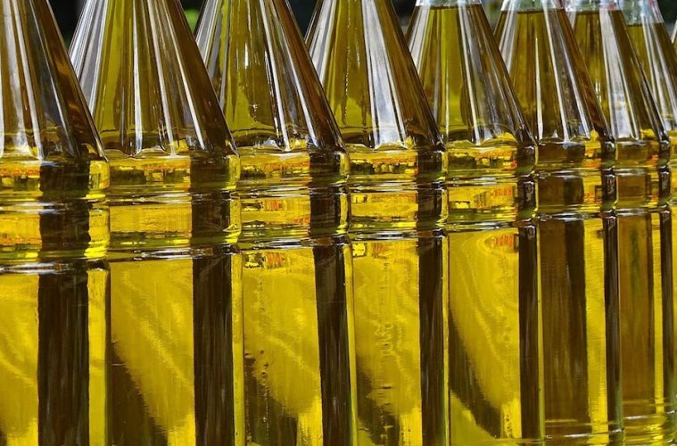 Roban 10 000 litros de aceite de oliva en una empresa distribuidora