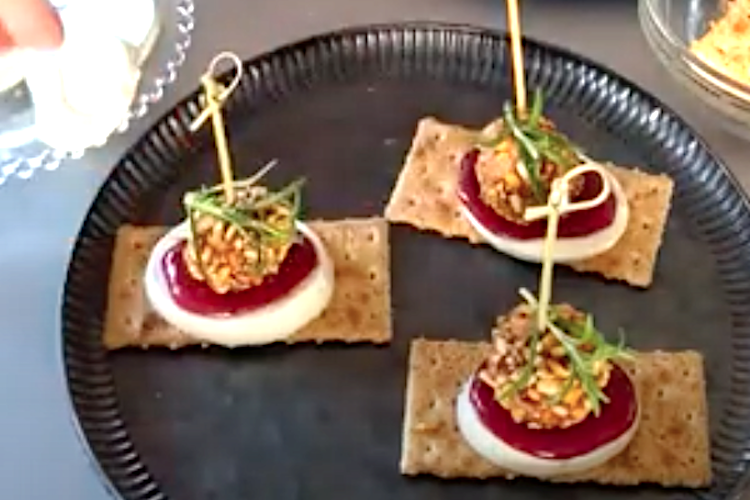 Bombones de foie, mermelada de frambuesa y queso fresco