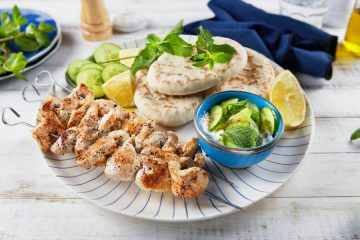 Brochetas de pavo a la plancha estilo griego