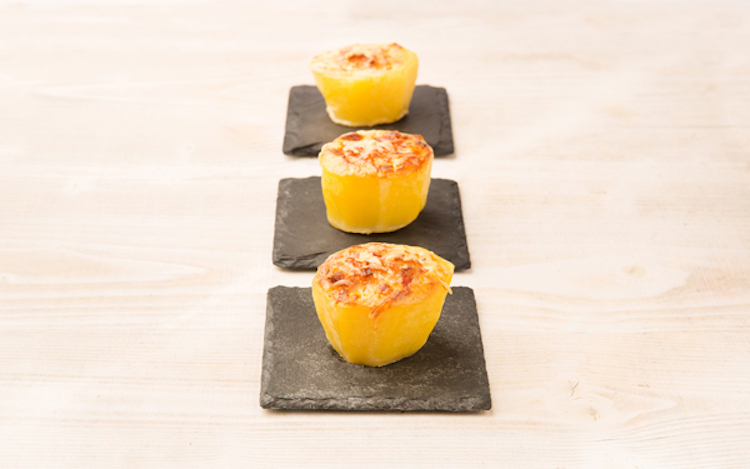 Patatas rellenas de bacon y queso