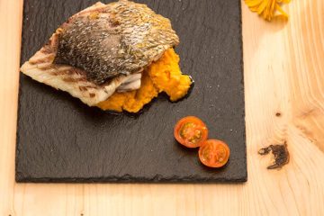 Corvina asada con puré de boniato