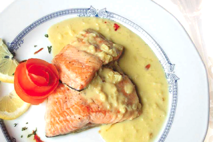 Lomos de salmón con crema de queso de torta