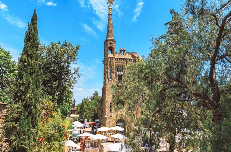 Eat Gaudí, market gastronómico en los jardines de la Torre Bellesguard, del arquitecto catalán