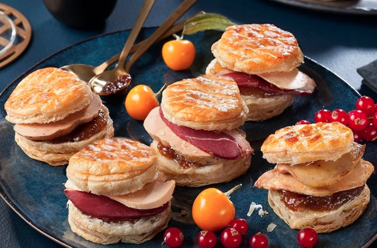 Hojaldres de foie gras y magret de pato