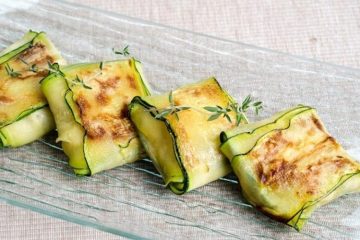 Raviolis de calabacín que empieza a madurar con gambas