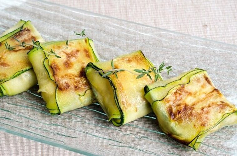 Raviolis de calabacín que empieza a madurar con gambas