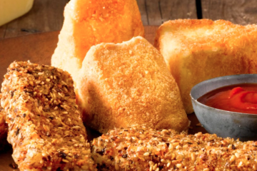 Bocaditos de camembert y cheddar empanados