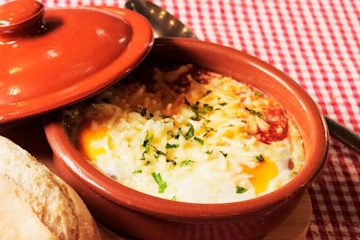 Cazuelita de huevos con chorizo sobrante